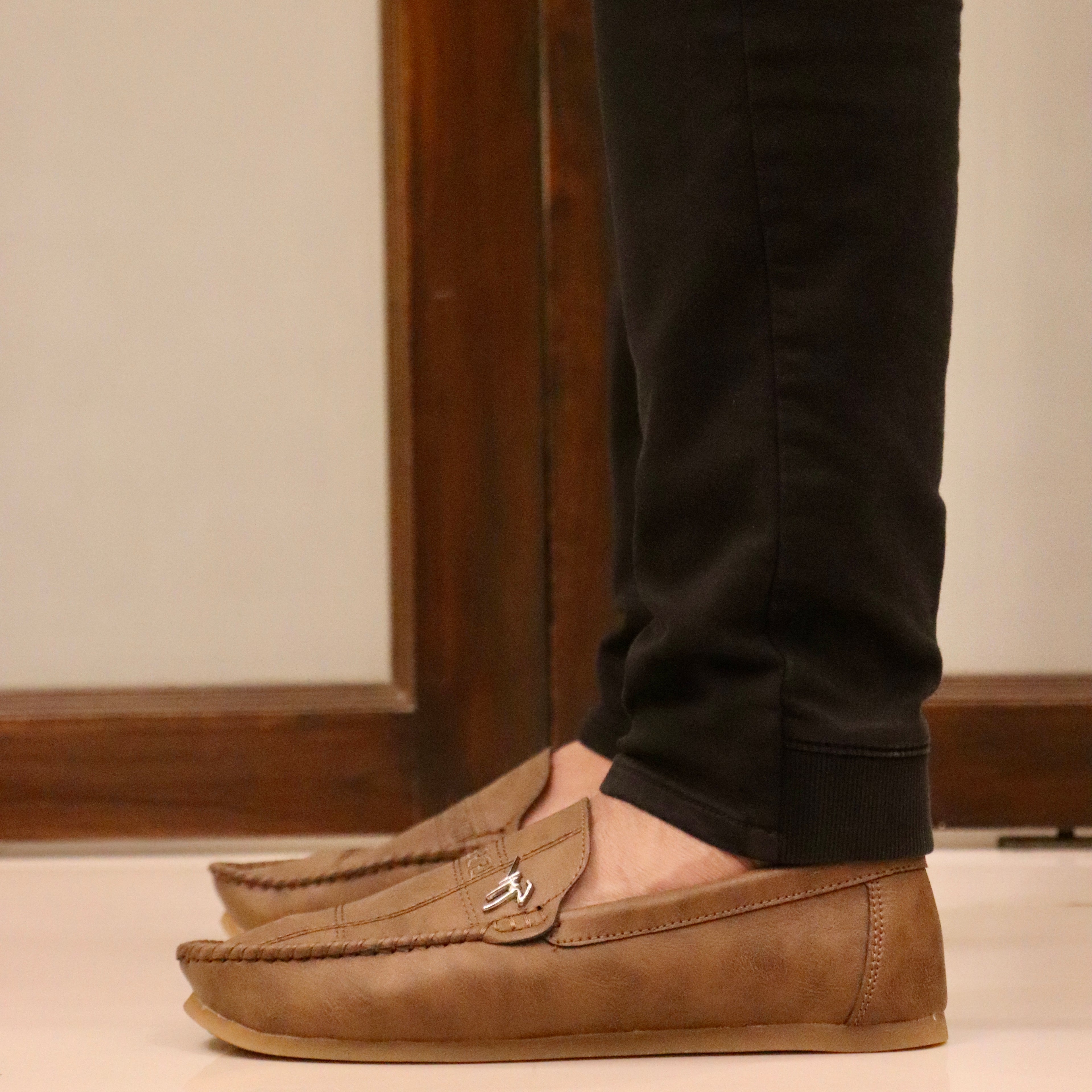 Veyron Signature Jelly-Sole Loafer – Mocha