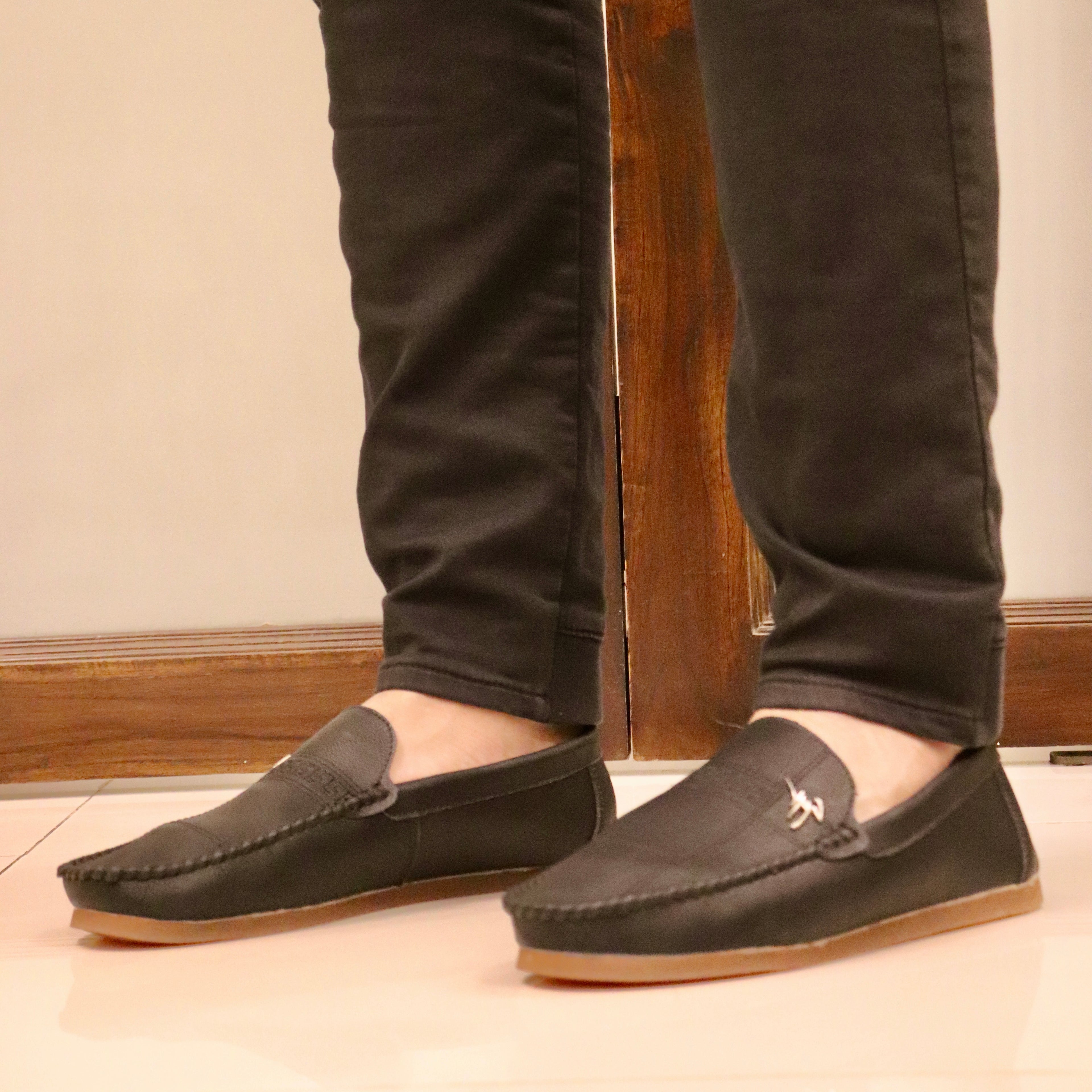 Veyron Signature Jelly-Sole Loafer-Black