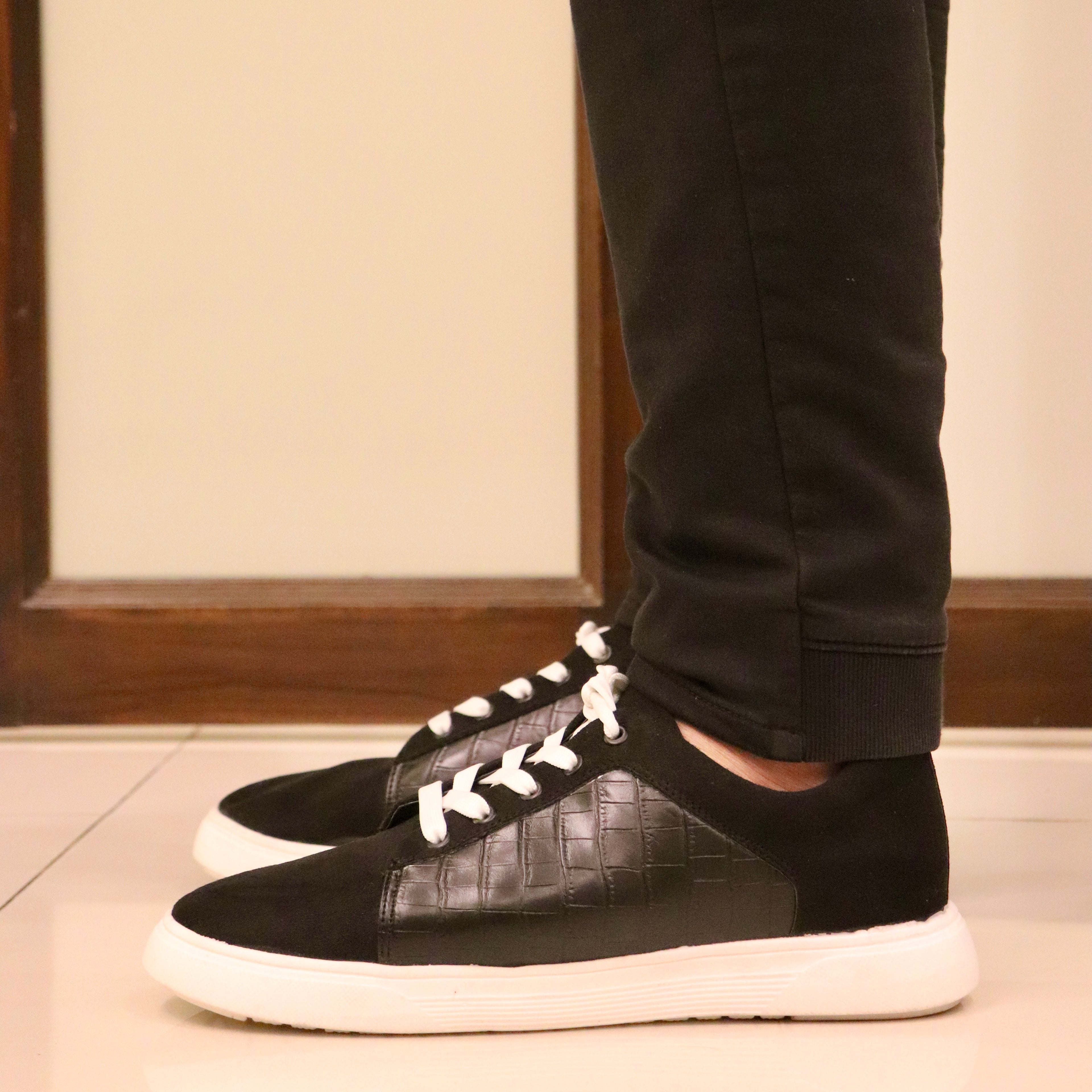 Veyron-Legacy Sneaker Black
