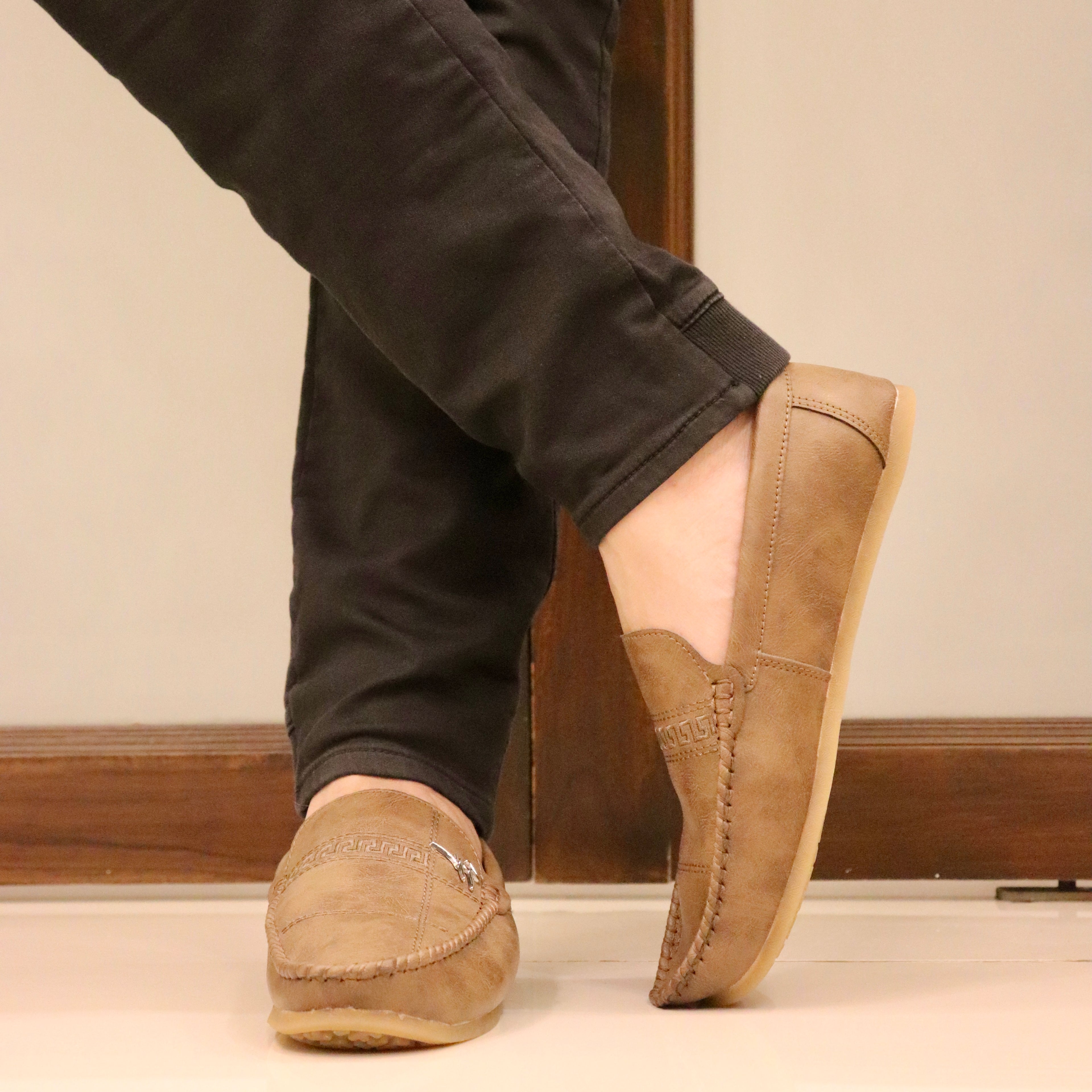 Veyron Signature Jelly-Sole Loafer – Mocha